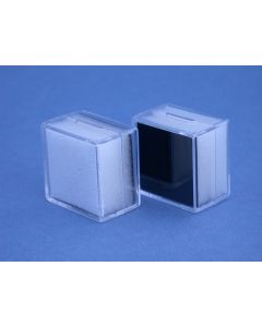 Gembox 28 x 28 x 19 mm. white and black