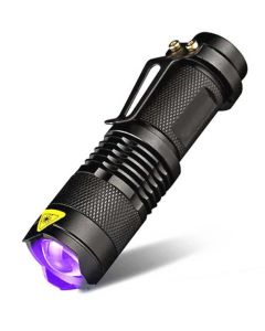 UV flashlight with zoom